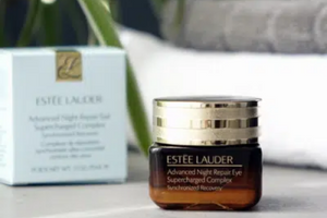 gel-crèmes Contour Yeux Advanced Night Repair d’Estée Lauder