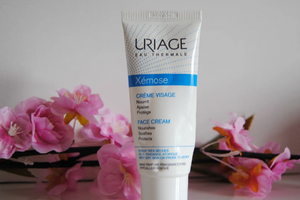 une crème visage XEMOSE d'Uriage