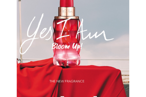 parfum Yes I Am Bloom Up Cacharel