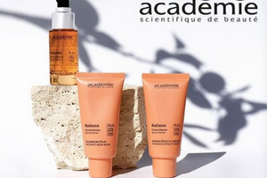 un coffret Académie Scientifique de Beauté