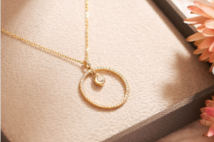 guildedesorfevres un magnifique collier en or à remporter