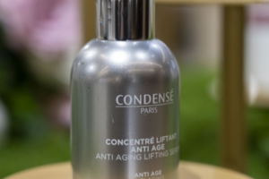 un concentré liftant anti-âge de Condensé Paris