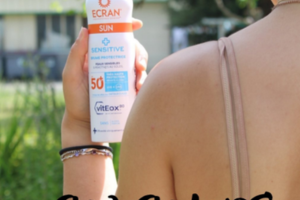 un lot de produits solaires de la marque Ecran