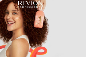 un spray UniqOne Curls de Revlon