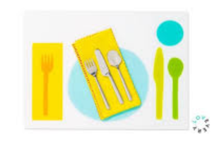 un set de table et couverts Lovevery