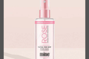 brume visage à l'eau de rose de Minetan