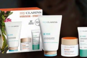 coffret rempli de produits Clarins